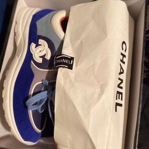 Meet your Posher, Armani